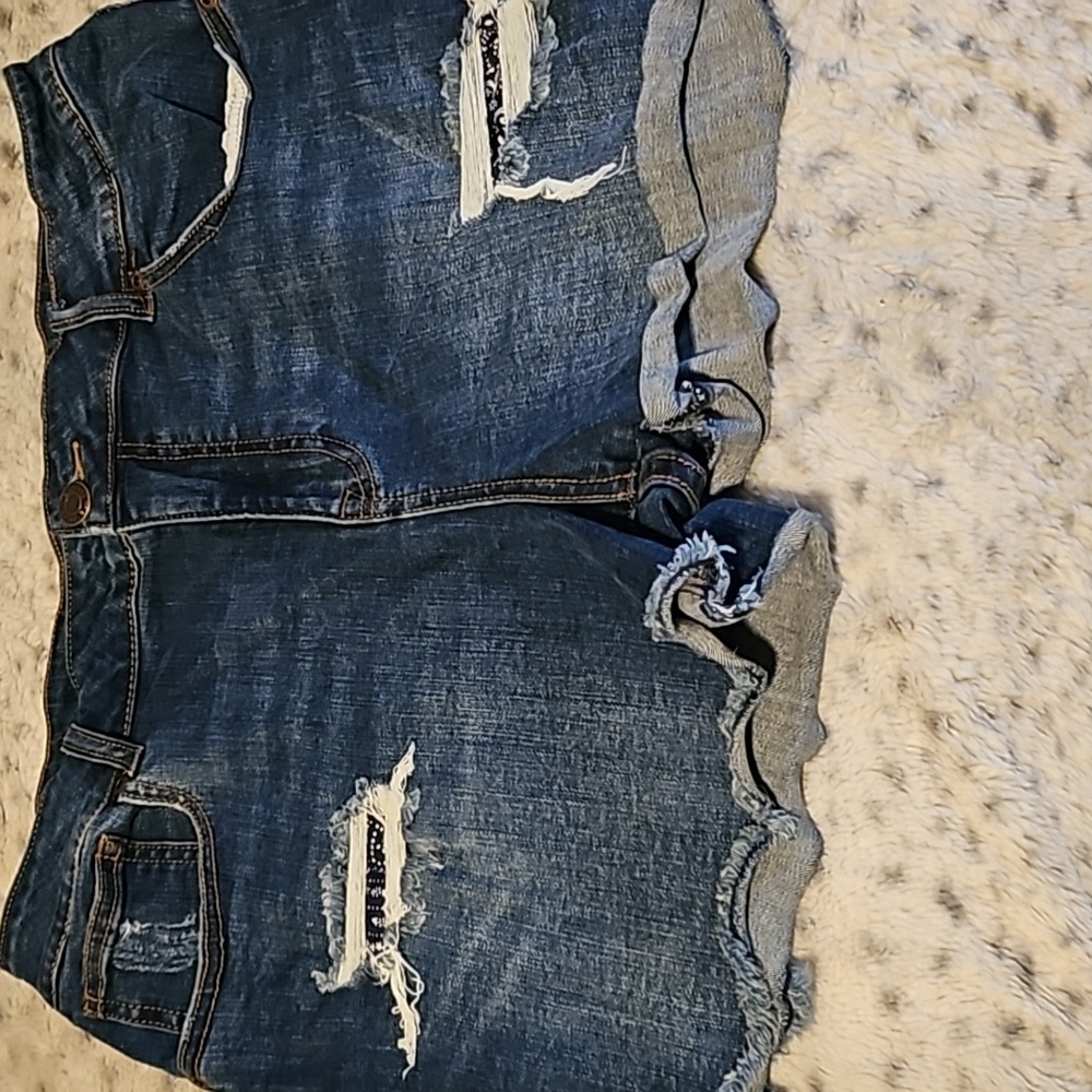shorts with bandana detail pockets